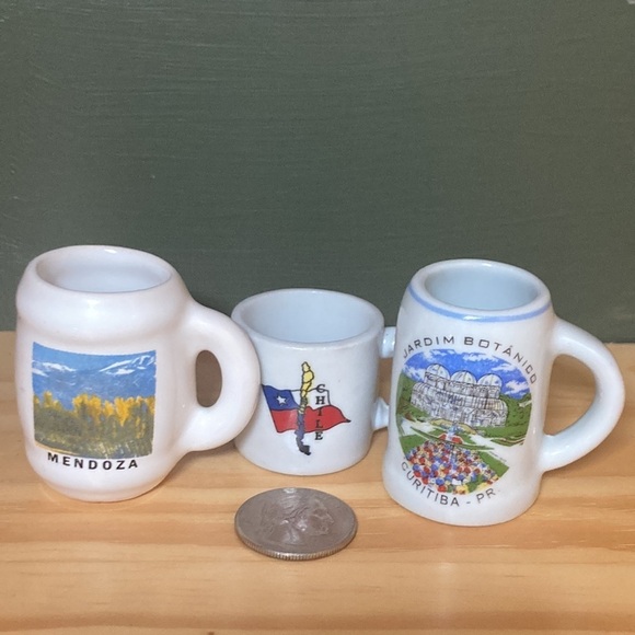 🌸 (2/$20) 3 Mini Mug Souveniers - Picture 2 of 9